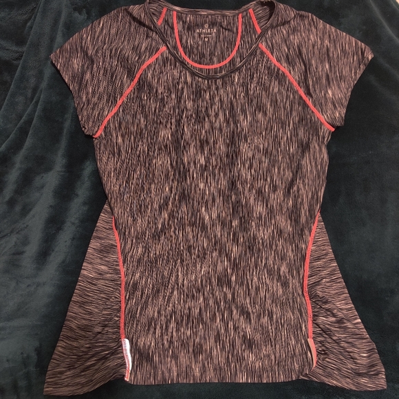 Athleta Black and White Patterned T-Shirt - Picture 1 of 6